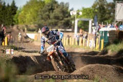 DEC_1634-2